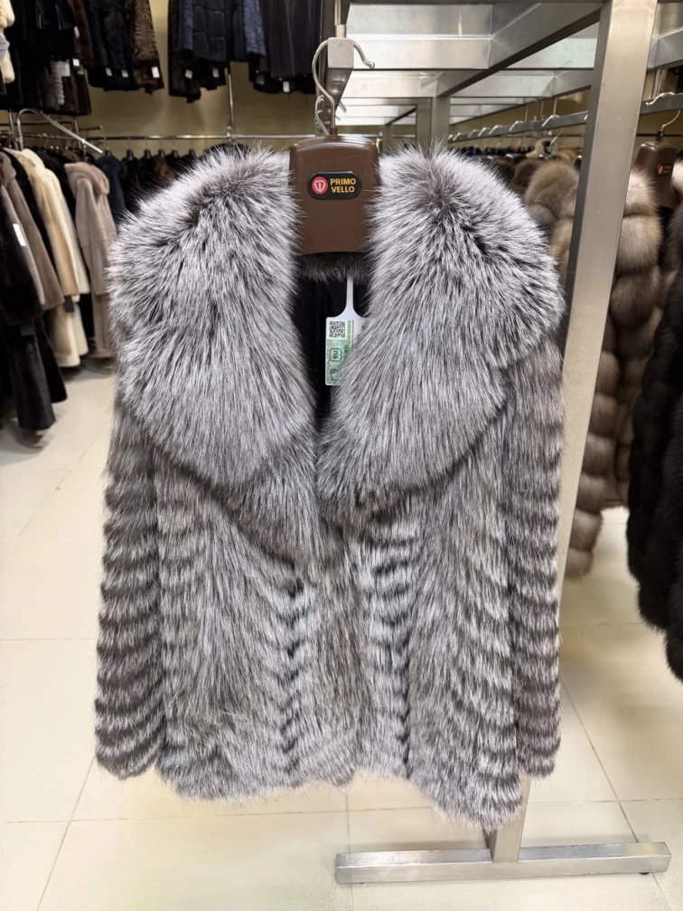 Женская короткая шуба из меха лиса Л1010-21, серебристо-чёрная, размер 46, артикул 65320-0