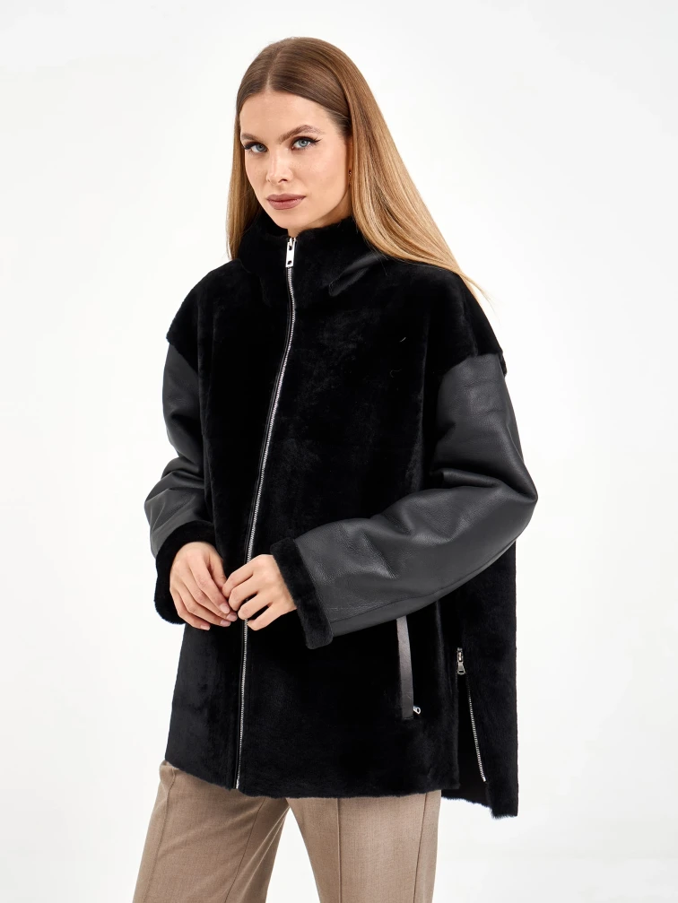 Короткая черная женская дубленка с капюшоном 2076, размер 46, артикул 65260-1