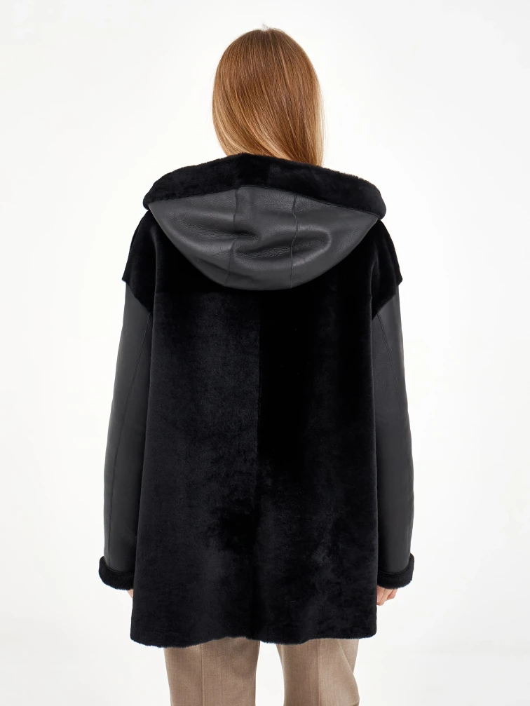 Короткая черная женская дубленка с капюшоном 2076, размер 46, артикул 65260-5