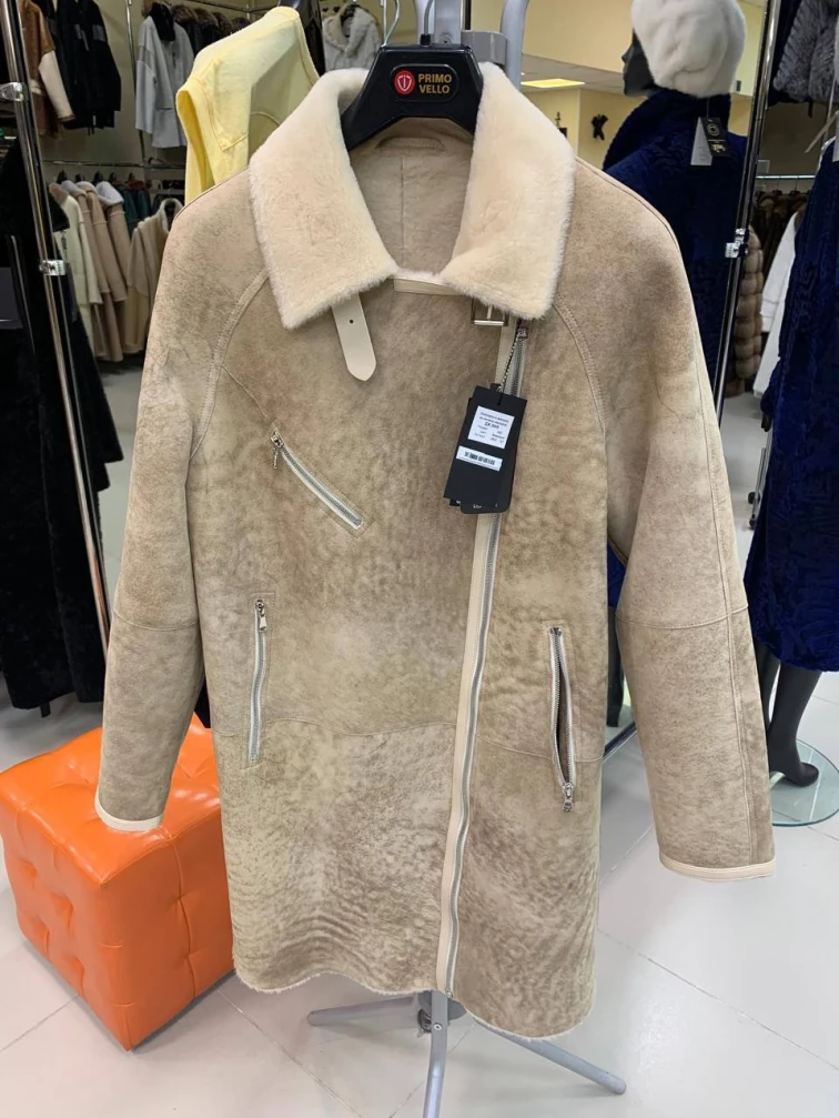 Бежевая женская дубленка косуха 2069, размер 42, артикул 65200-0