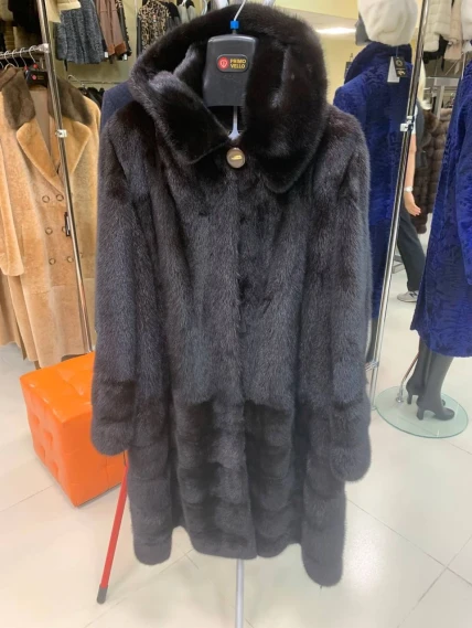 Шуба женская из меха норки с капюшоном М-102-1221, коричневая, размер 60, артикул 65430-0