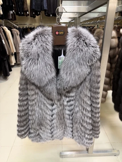 Женская короткая шуба из меха лиса Л1010-21, серебристо-чёрная, размер 46, артикул 65320-0