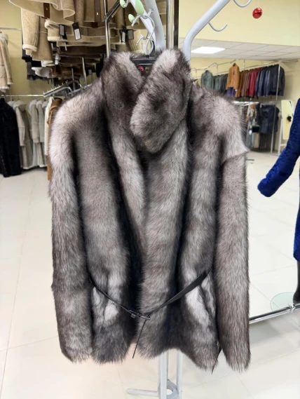 Короткая женская дубленка 2072, cерая, размер 42, артикул 64960-0