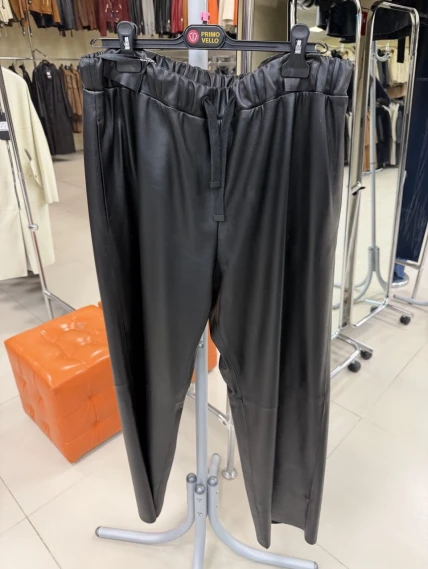 Черные широкие кожаные женские брюки 06, размер 56, артикул 86070-0