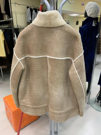 Короткая женская дубленка 2074-1